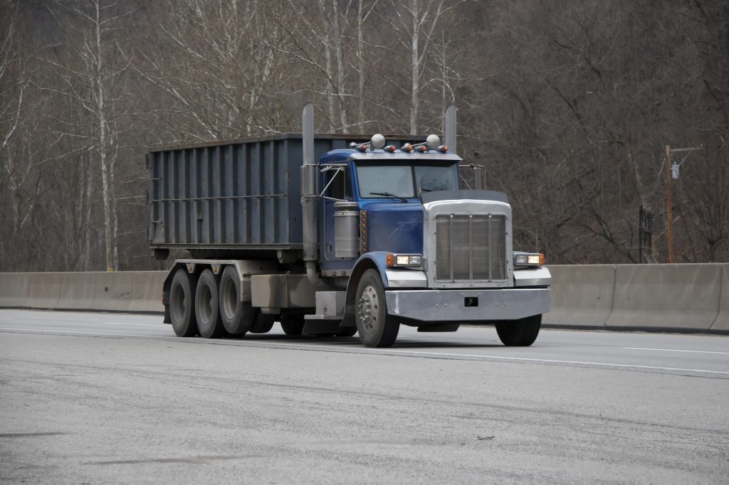 20250512163719 0 website pic roll off truck 4